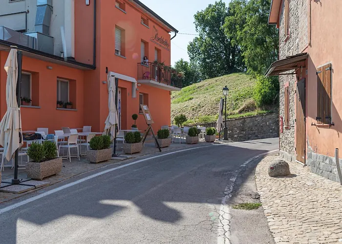 In Ca' De' Grimaldi With Garden Castellarano